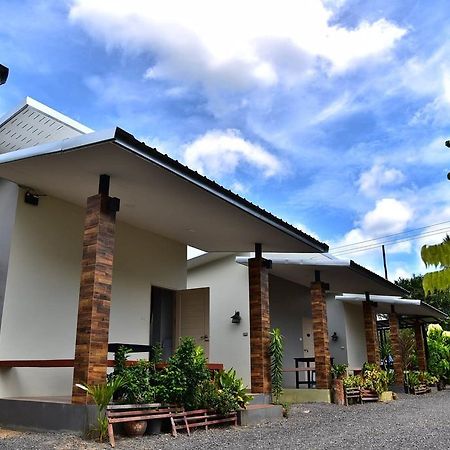 The House At Pranburi Hotel Exterior foto