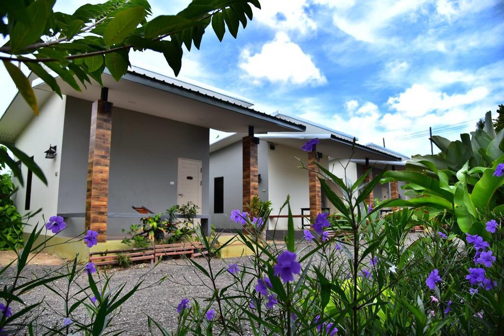 The House At Pranburi Hotel Exterior foto
