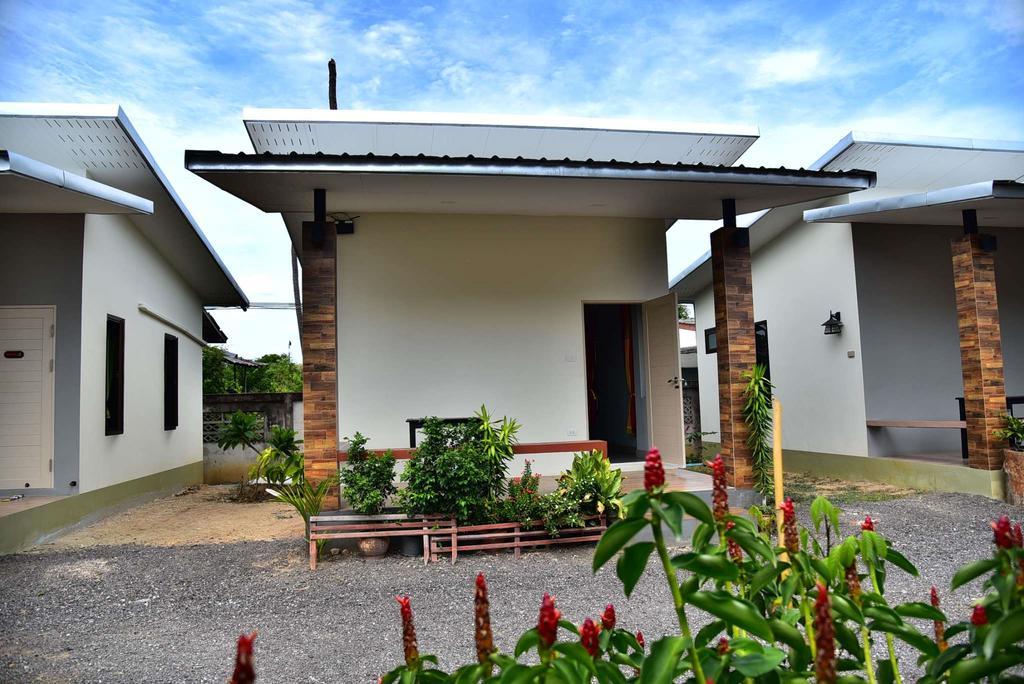The House At Pranburi Hotel Exterior foto